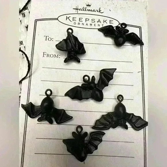Hallmark Keepsake NEW 2003 Halloween “The Acrobats” set of 6 bat ornaments - Picture 5 of 5